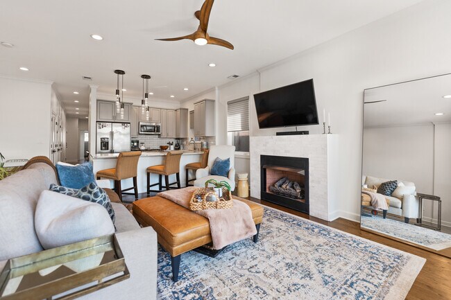 Building Photo - 840 W Erie St