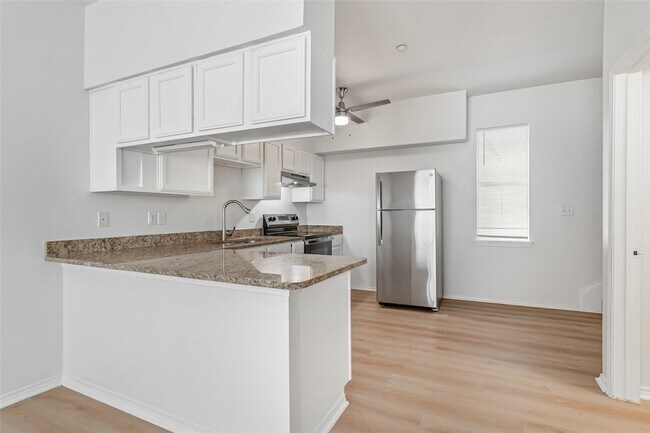 Building Photo - 4713 Virginia Ave