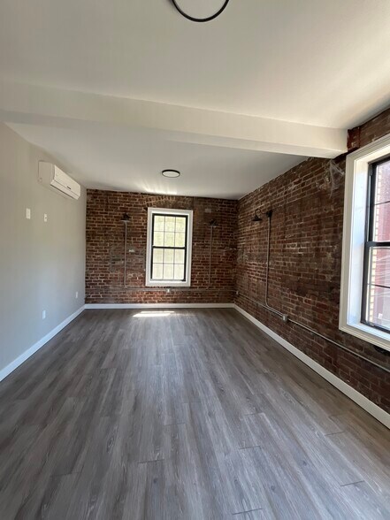 Building Photo - 73 Arlington Ave