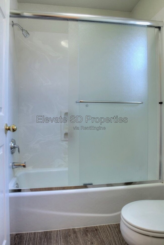 Building Photo - 2858 Grove Way