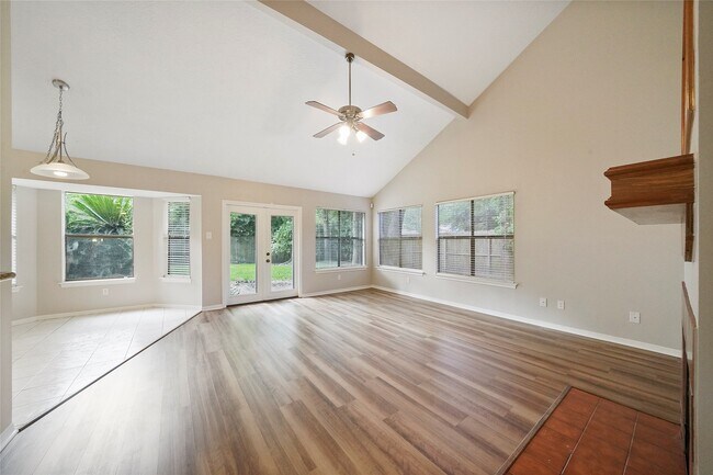 Building Photo - 2402 Brookdale Dr