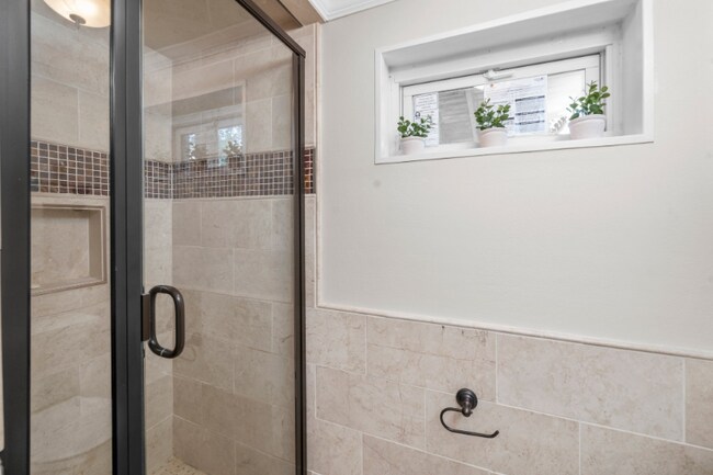 Building Photo - 383 Messina Dr