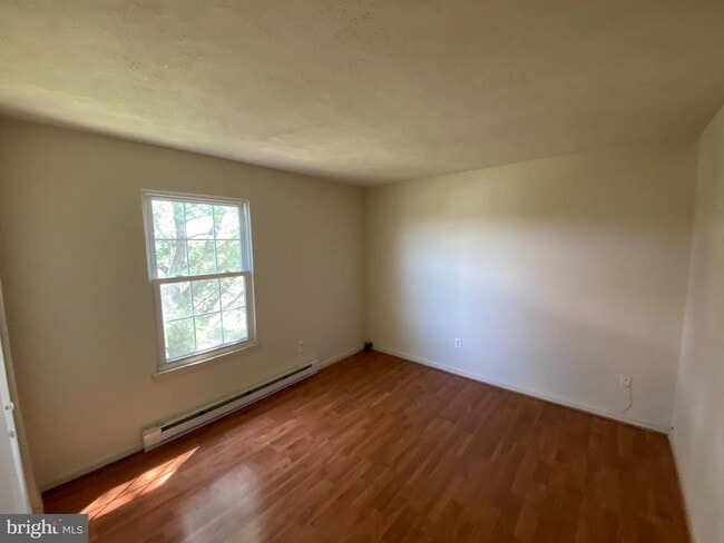 Building Photo - 624 Highview Ct