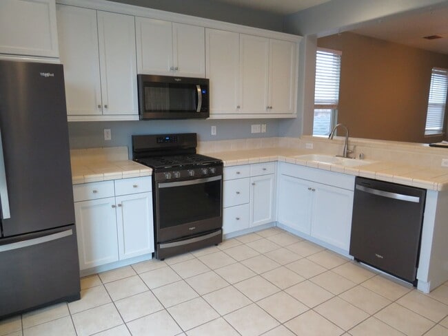 Building Photo - Beautiful 3 bedroom 2 bath coming soon in Orland!