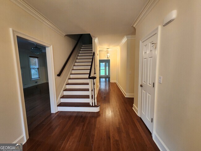 Building Photo - 270 S Shore Dr