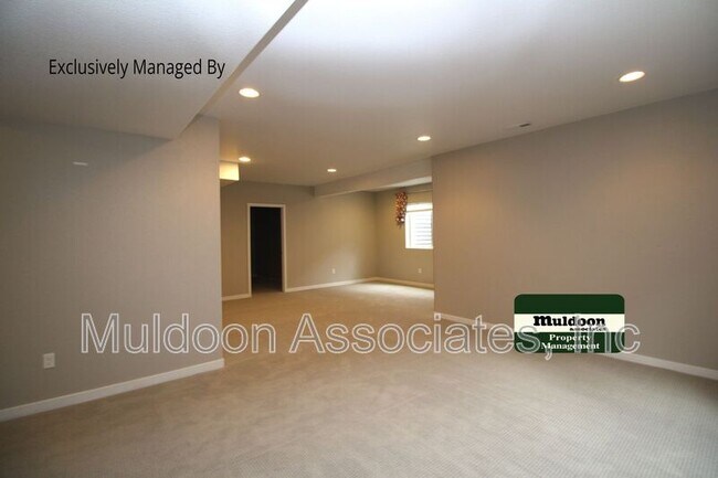 Building Photo - 2322 Pelican Bay Dr