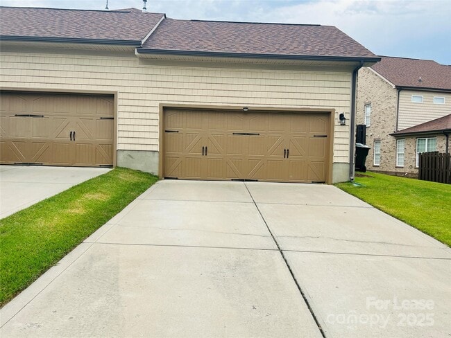 Building Photo - 2223 Eversham Dr NW