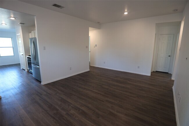 Building Photo - 1603 Oleander Grns Dr