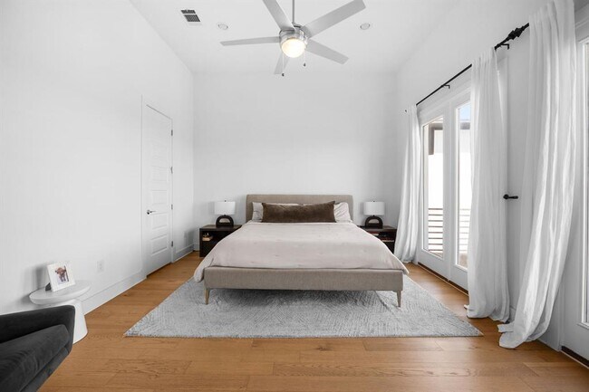 Building Photo - 7308 Cordoba Dr