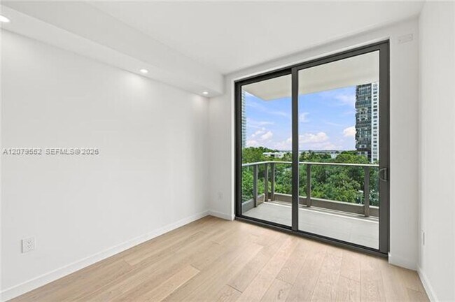 Building Photo - 2200 Brickell Ave