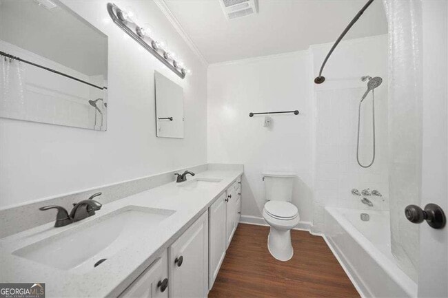 Building Photo - 530 Matterhorn Way