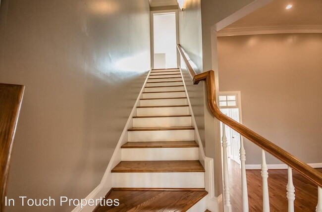 Building Photo - 5 br, 3.5 bath House - 3964 Kinderlou Forest