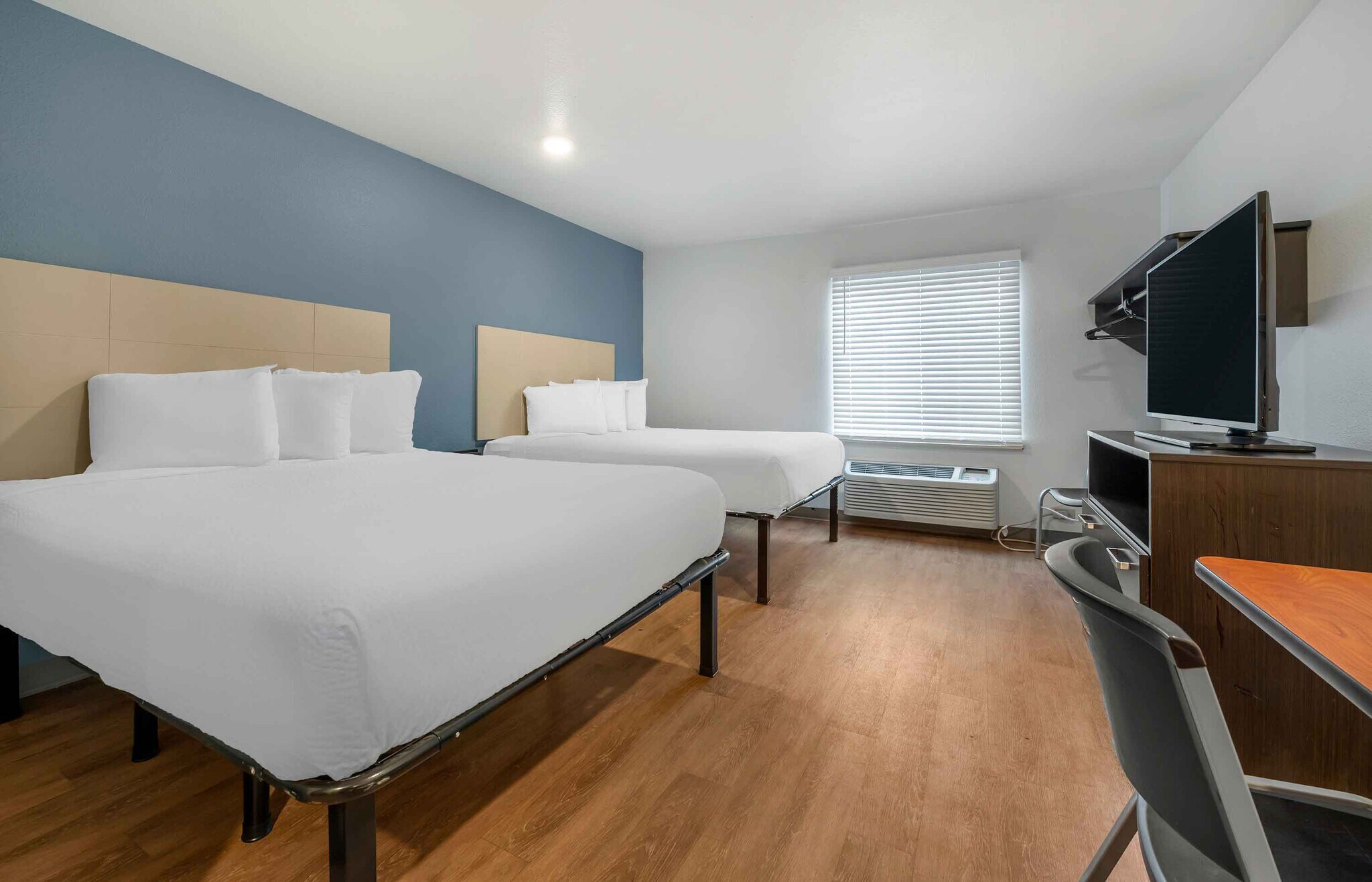 Building Photo - Furnished Studio-Indianapolis - West