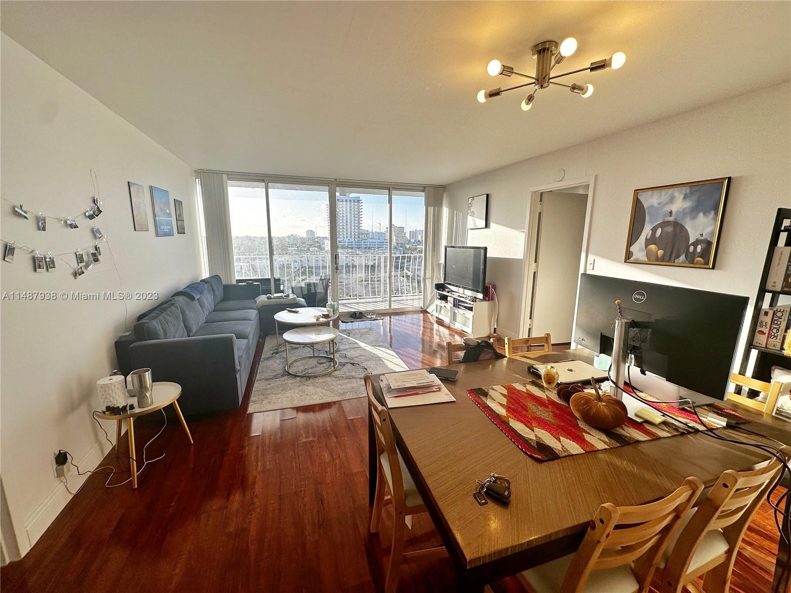 Building Photo - 7601 E Treasure Dr