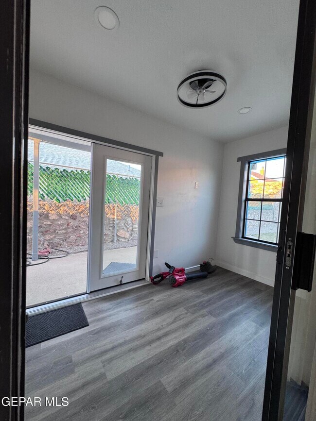 Building Photo - 1128 Will Rand Dr