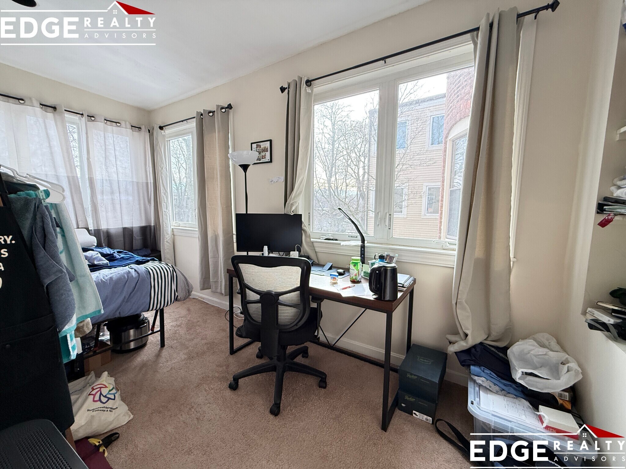 Building Photo - 74 Egmont St