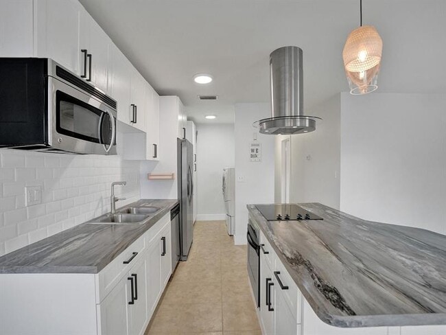 Building Photo - 829 SW 14th St