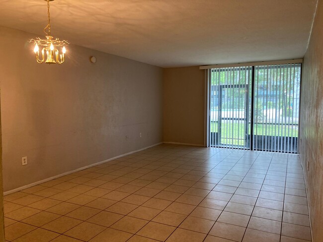 Building Photo - 609 SW 75th St