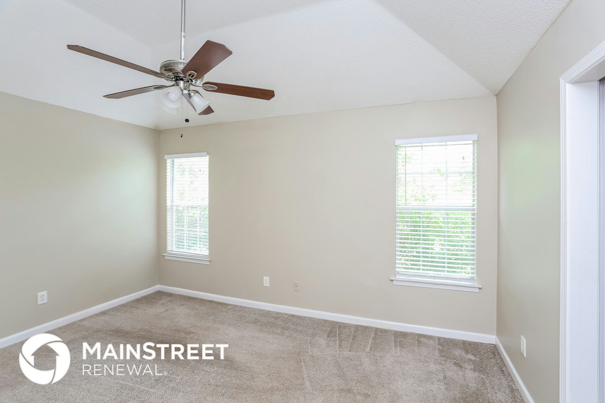 Building Photo - 1247 Grange Way Dr