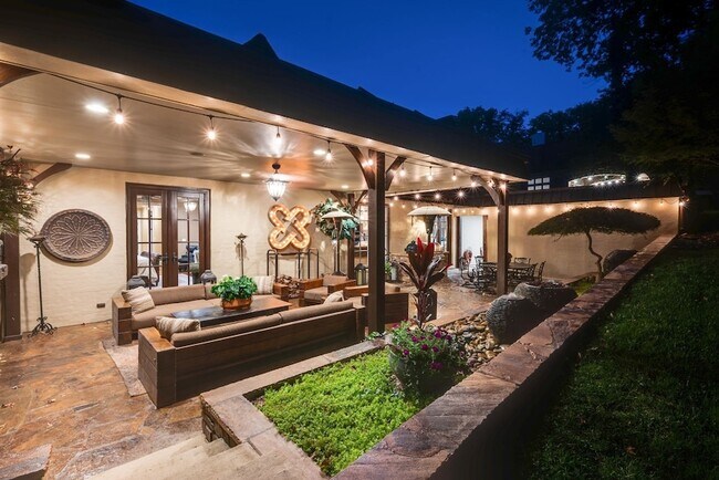 Building Photo - 3807 Harding Pl