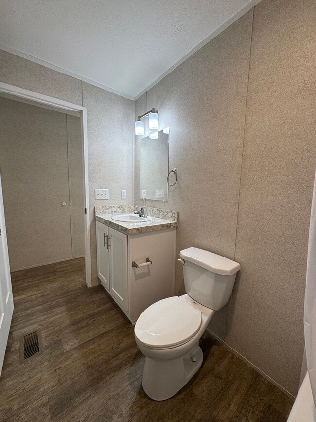 Building Photo - 465 Royal Manor Rd