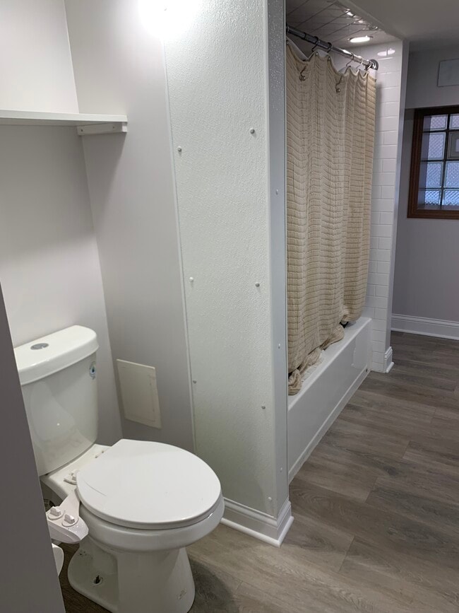 Building Photo - 3319 N Osage Ave