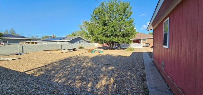 Building Photo - Gorgeous 3 bedroom, 2 bath home Available 4/17