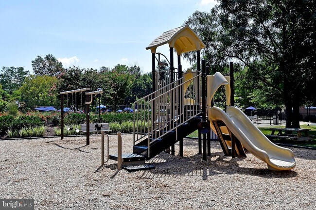 Building Photo - 1303 Belle View Blvd