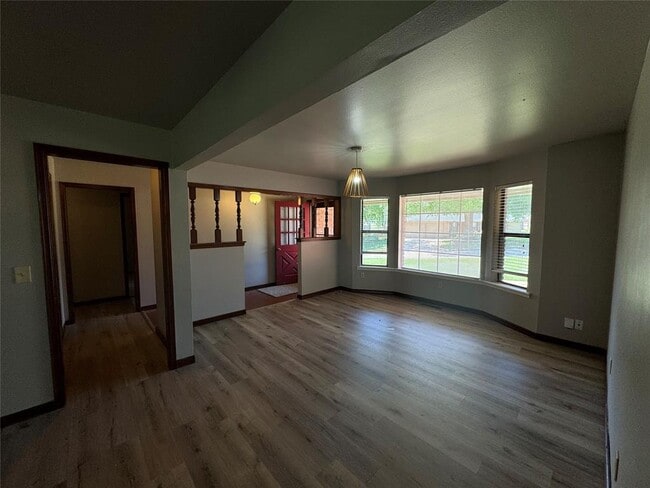 Building Photo - 345 Travis Cir