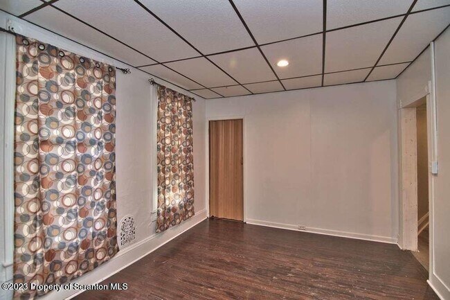Building Photo - 1418 Capouse Ave