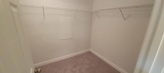 Building Photo - STILLHOUSE rsearching? 3 bedrooms, 2.5 bat...