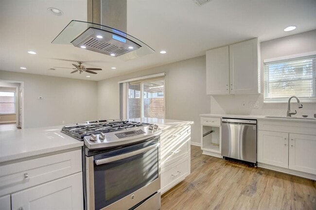Building Photo - 2507 Rogge Ln