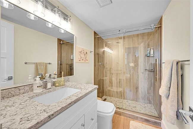 Building Photo - 2731 NE 14th Street Causeway