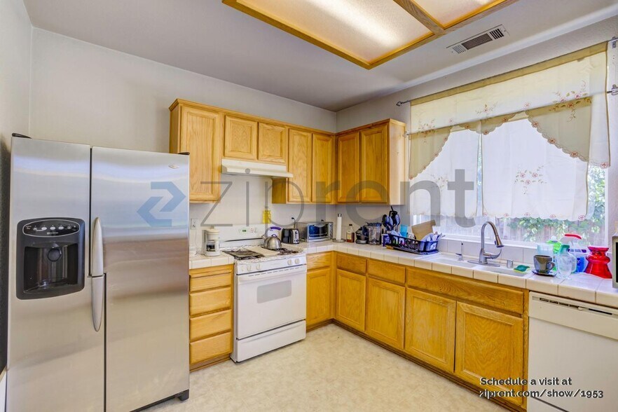 Building Photo - 4132 Van Gogh Ct