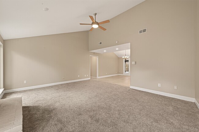 Building Photo - 11923 Briar Forest Dr