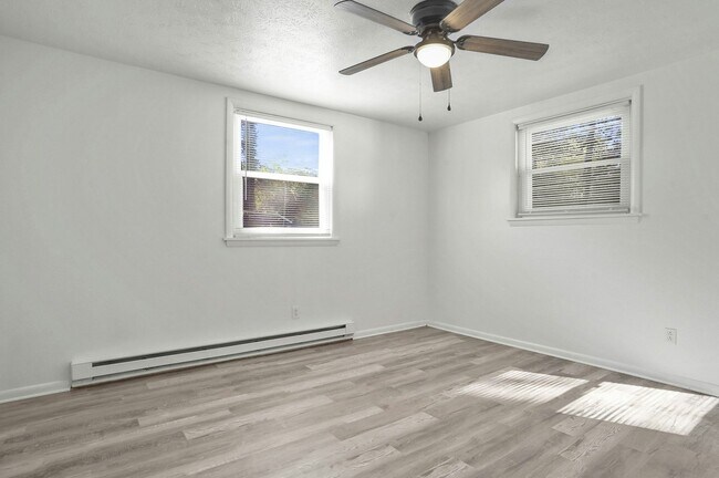 Building Photo - 3745 Woodford Ave NW