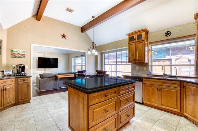 Building Photo - 1311 Royal Palm Ln