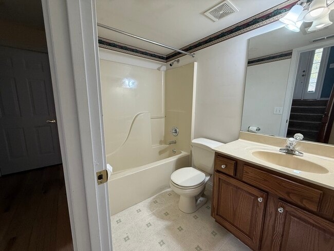 Building Photo - SIngle Family