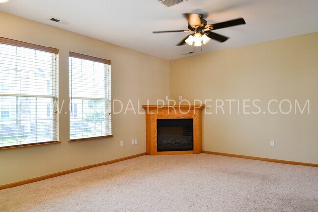 Building Photo - 15221 Alpine Dr