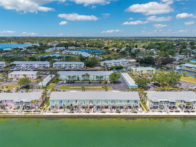 Building Photo - 4768 Coquina Key Dr SE