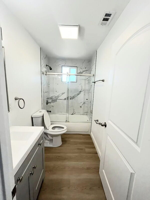 Building Photo - 1731 E 68th St