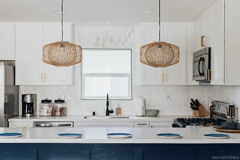 Building Photo - 1231 Center Ave