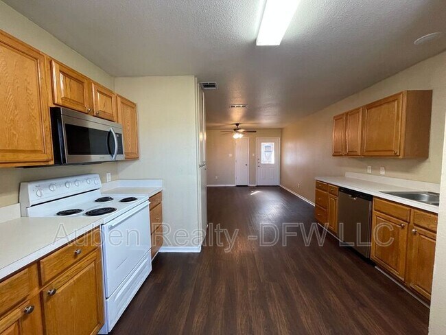 Building Photo - 121 Cambridge Dr