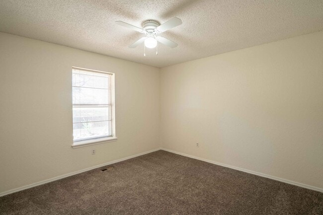 Building Photo - Spacious Brick Ranch in Union School District.