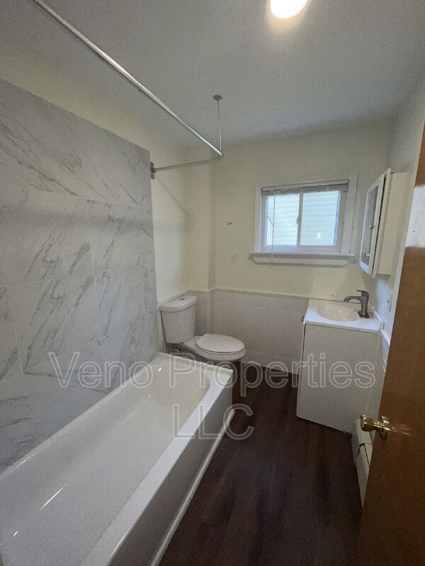 Building Photo - 783 4th Ave