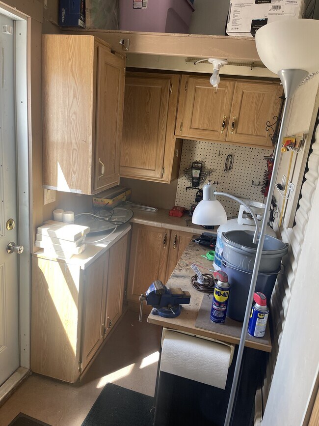 Building Photo - 580 Clarence