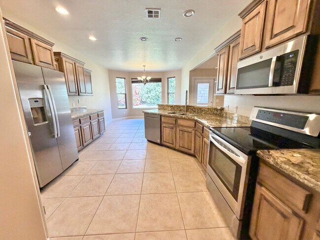 Building Photo - 2176 N Gunsight Dr