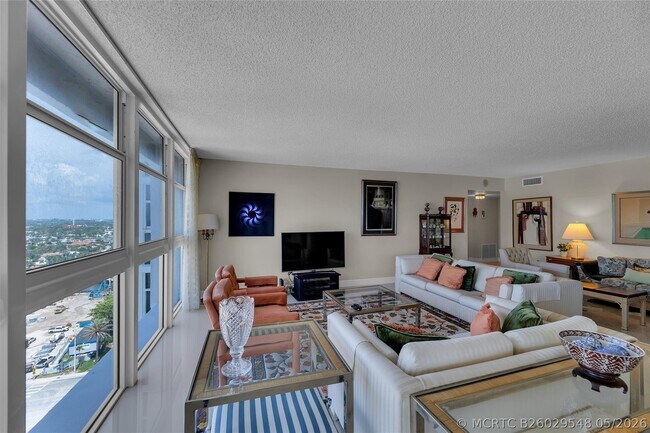 Building Photo - 1370 S Ocean Blvd