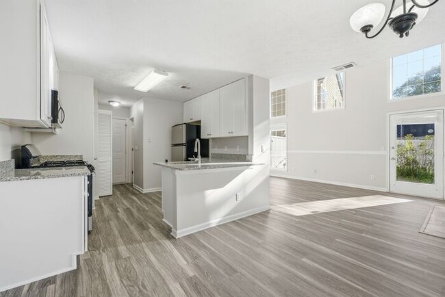 Building Photo - 1442 Parkside Club Dr NW