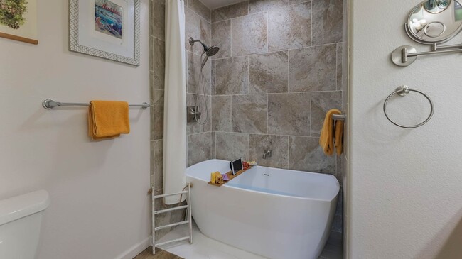 Building Photo - Regency at Huleia in Lihue, 2 bedroom, 2.5...